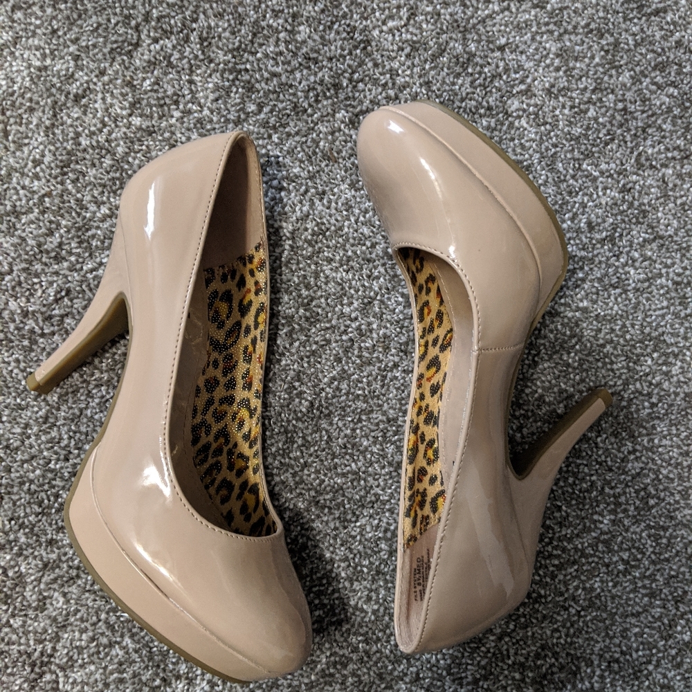 Patent Leather Nude Pumps